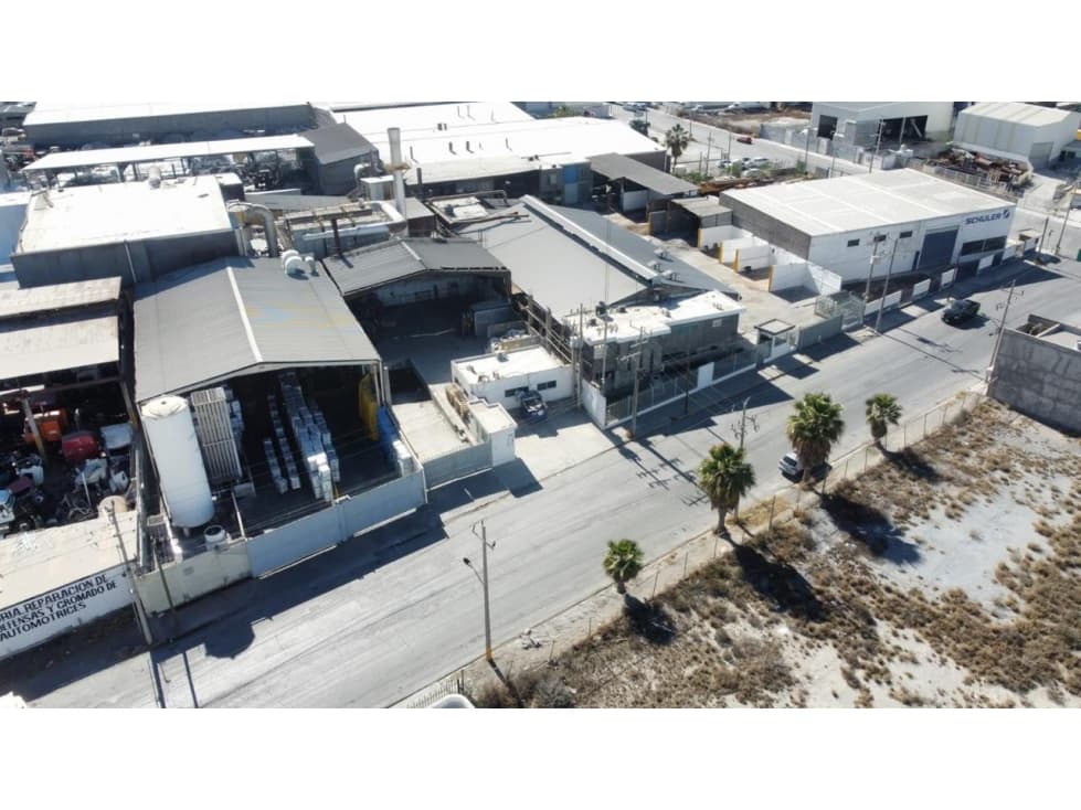 Nave con oficinas en Venta Parque Industrial Ramos Arizpe - 1