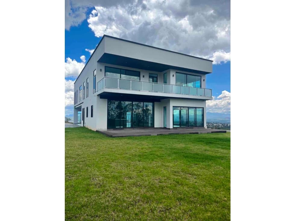 CASA EN RENTA EN FRACC BOSQUES DE LA PRESA - 1