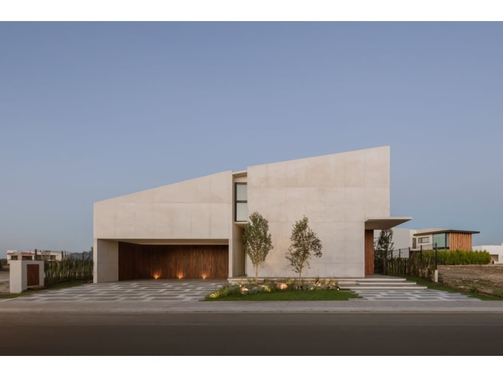 MODERNA CASA EN VENTA EN EL CAMPANARIO QUERETARO GAA - 1