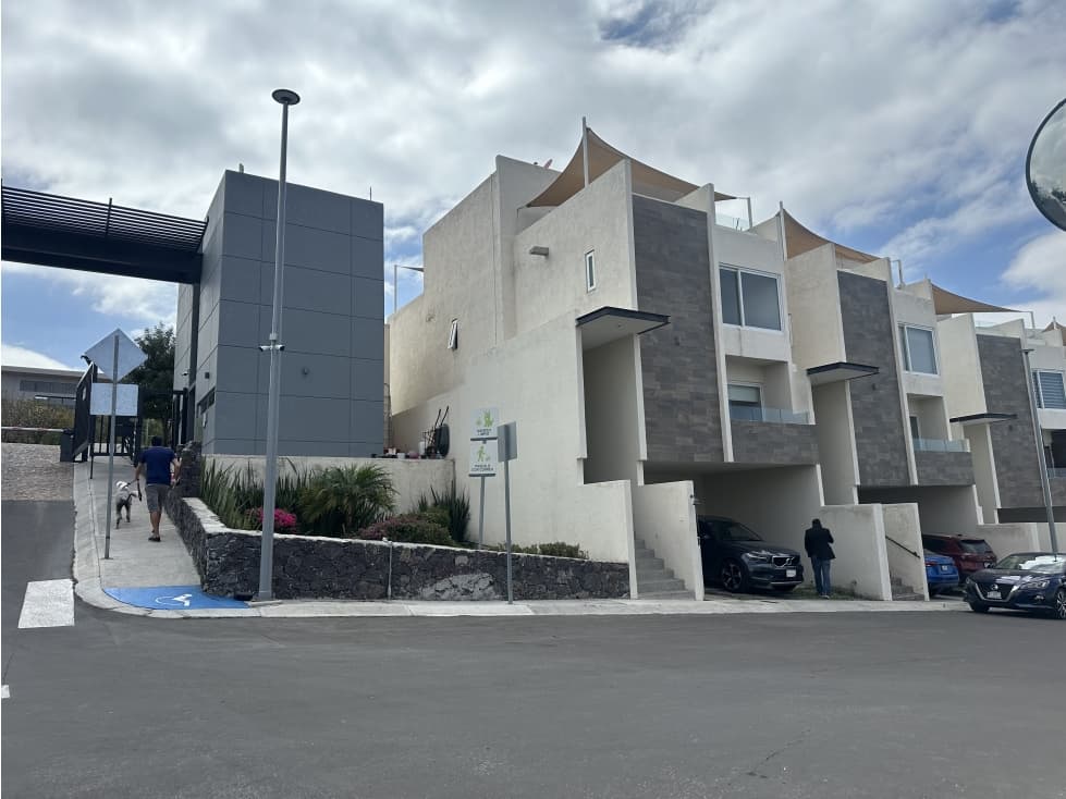 CASA CON DOBLE ROOF EN RENTA EN ZIBATA EL MARQUES QUERETARO GIH - 1