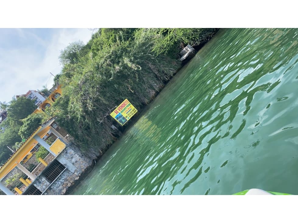 TERRENO EN VENTA A ORILLA DEL LAGO "1,725" - 1