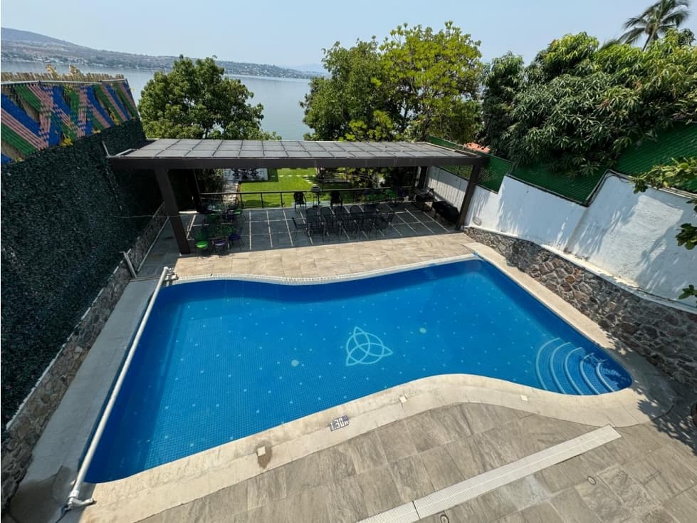 CASA EN VENTA A ORILLA DEL LAGO "FP" - 1
