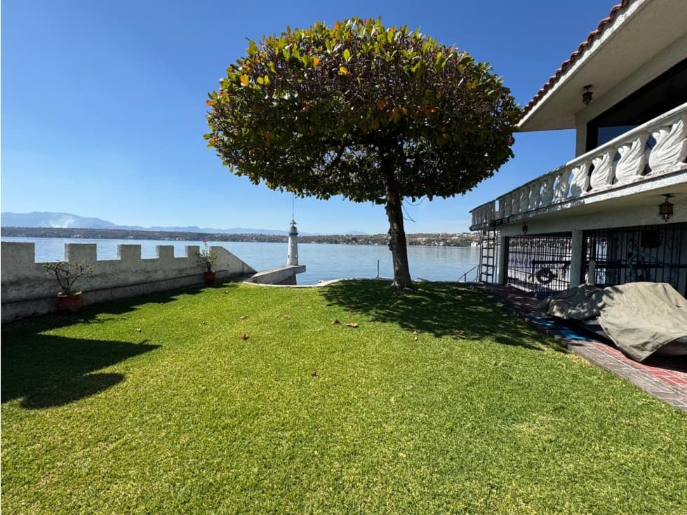 CASA EN RENTA A ORILLA DEL LAGO TEQUES MC. - 1
