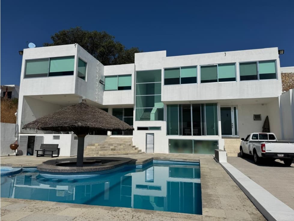 CASA EN VENTA CON VISTA AL LAGO TEQUES AG - 1