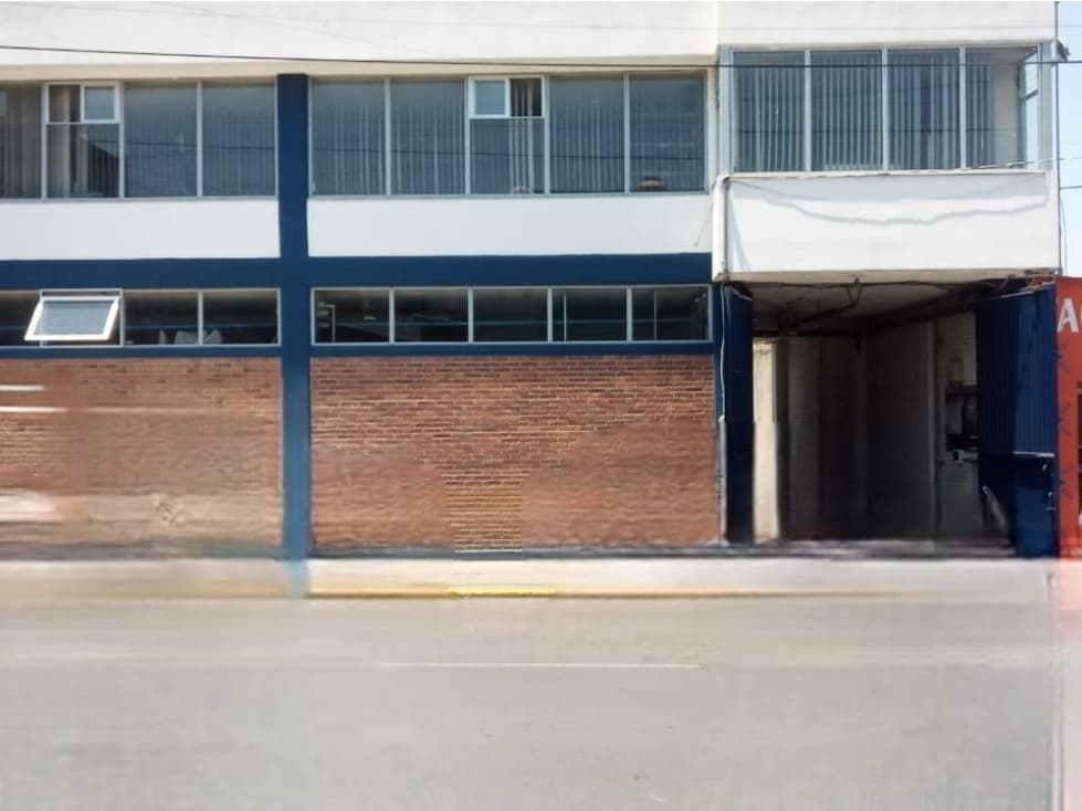PROPIEDAD COMERCIAL CON EXCELENTE UBICACIÓN EN TOLUCA - 1