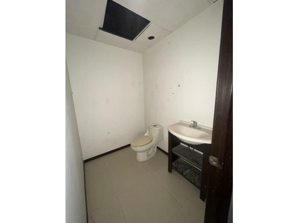 LOCAL 17 EN RENTA PLAZA MORETT, VILLAHERMOSA. - 1