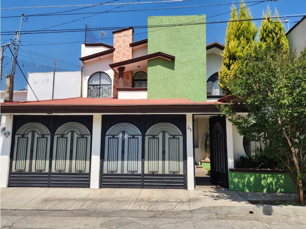 CASA DE CINCO HABITACIONES EN VENTA EN LOMAS JARDÍN EN ZACAPU, MICH. - 1