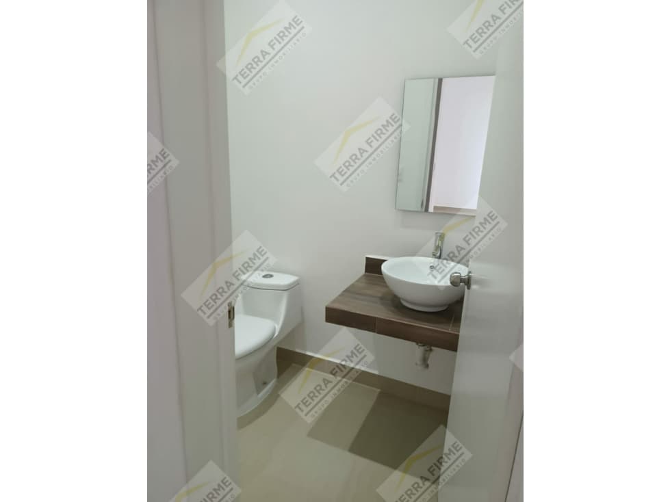SE RENTA CASA PRIVADA LAS FUENTES - 1