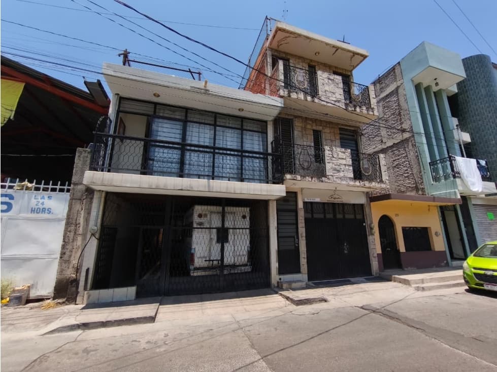 CASA GANTE 5 RECAMARAS 316 M2 EN VENTA ,COL.CENTRO SAHUAYO MICHOACAN - 1