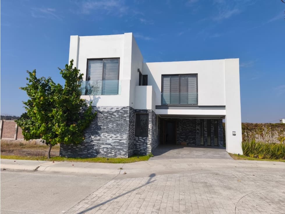 CASA NUEVA EN COTO PRIVADO CEDAR, SAHUAYO MICHOACAN - 1