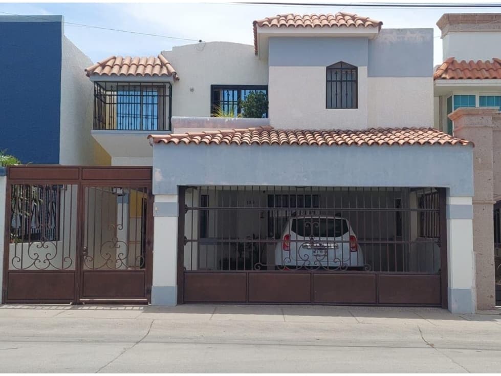 SE VENDE CASA EQUIPADA EN MISION DEL REAL - 1