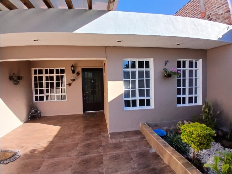 CASA EN VENTA EN LA COLONIA POPULAR - 1