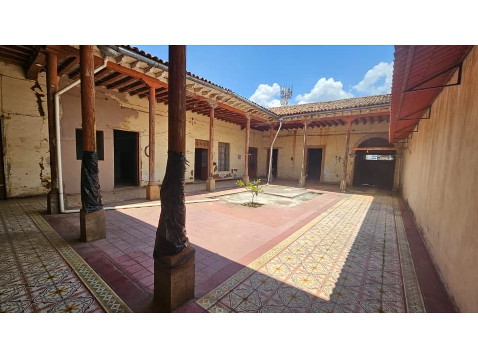 Casa comercial en renta con muy buena ubicación Quiroga - 1