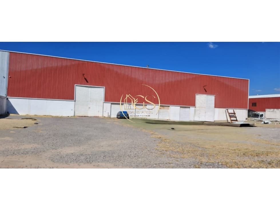 NAVE INDUSTRIAL EN VENTA CARRETERA CELAYA-JUVENTINO ROSAS EN REMATE - 1