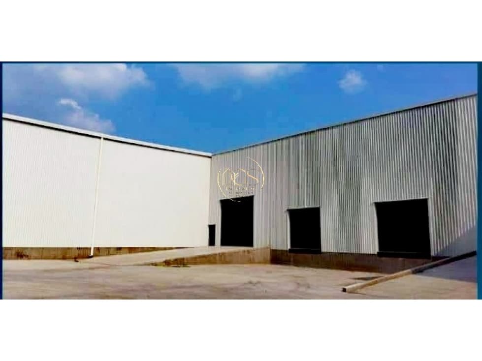 NAVE INDUSTRIAL EN RENTA O VENTA AVENIDA AEROPUERTO CELAYA - 1