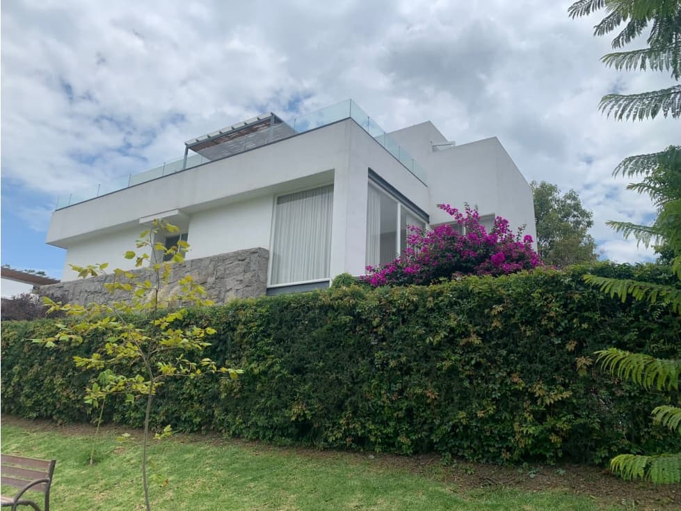 Casa En Venta Dentro De Fraccionamiento Arboledas De Zavaleta - 1
