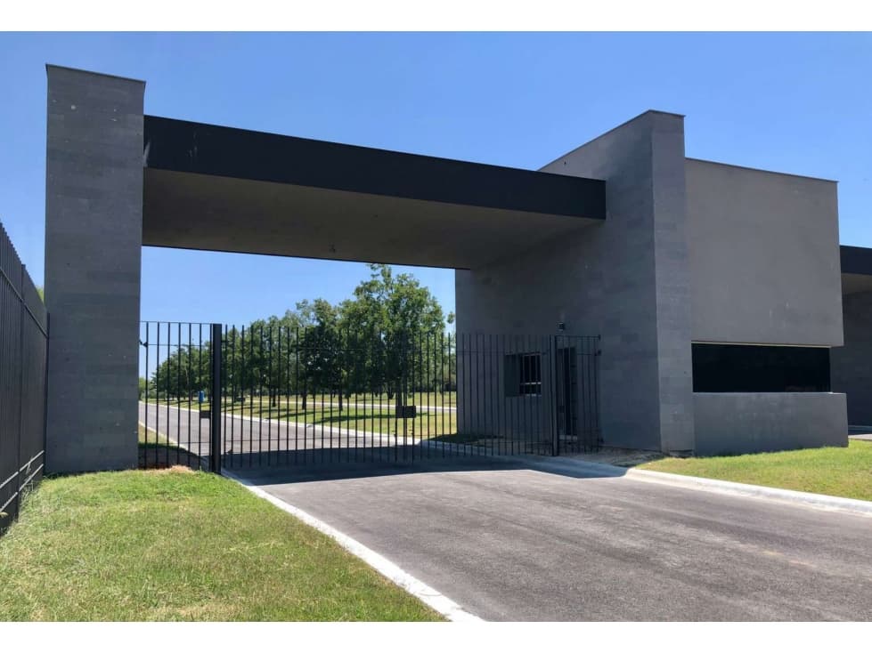 VENTA DE TERRENOS EN MONTEMORELOS N.L., SOBRE CARRETERA. - 1