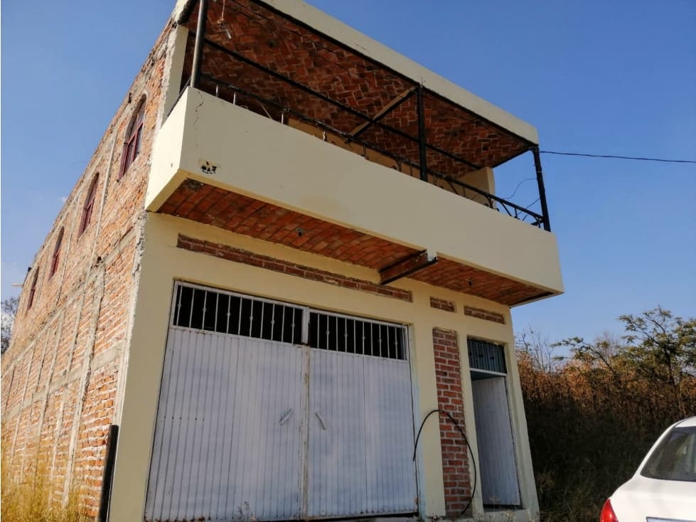 Casa de 2 pisos 120 m² en Fraccionamiento Privado Cajititlán - 1