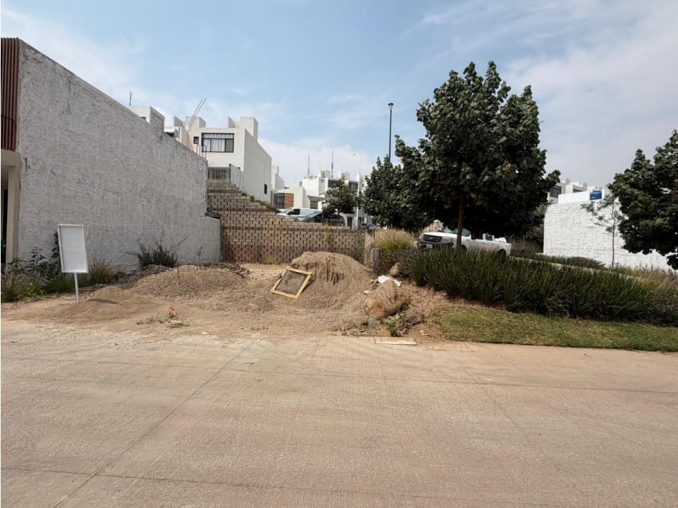 Terreno en Venta en Zimaltá Residencial, Tlaquepaque - 1