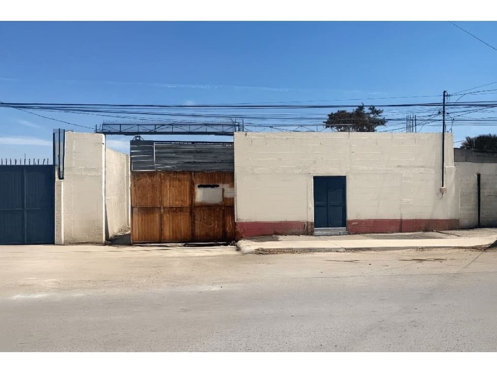 Bodega / Taller con excedente de terreno. Sector Eje Vial - 1