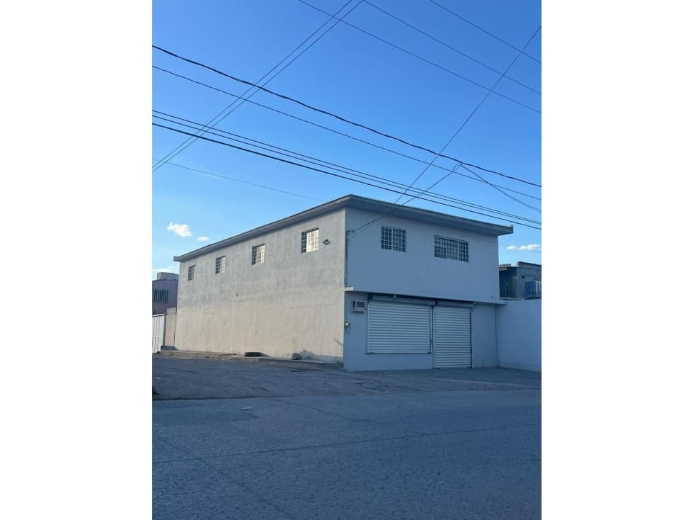 Bodega en venta con opción a renta - 1