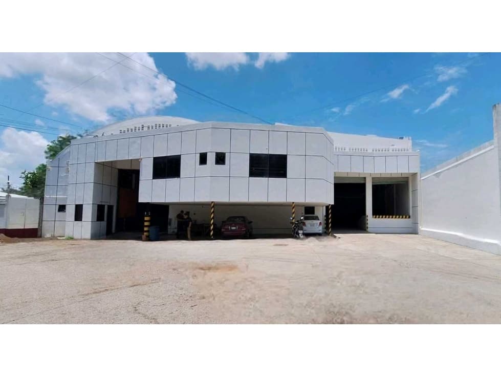 Bodega en Renta con Oficina y Estacionamiento sup. 893.36 M2 - 1