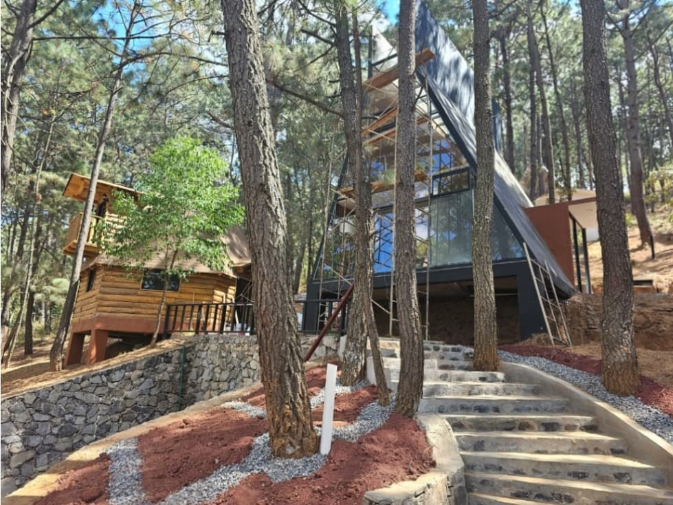 Bonito conjunto de 4 cabañas y una cabaña chalet de 2 plantas en - 1