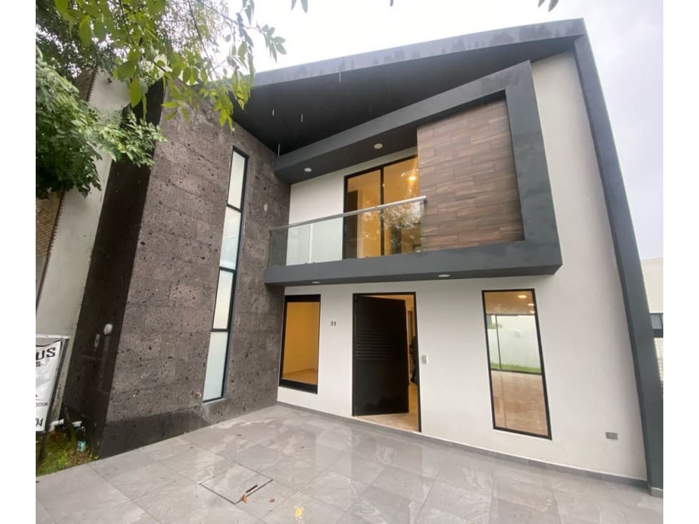 Casa en venta con recamara en planta baja en Lomas de Angelopolis - 1