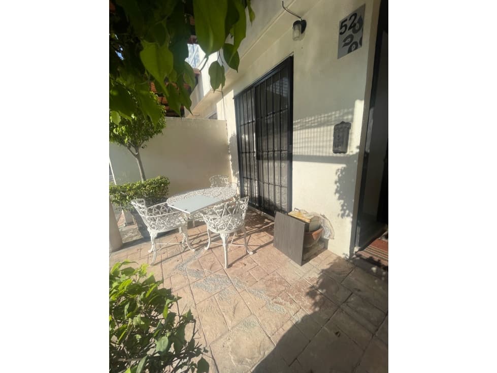 Casa en Renta Amueblada en Santa Fe Xochitepec Alberca y Vigilancia - 1