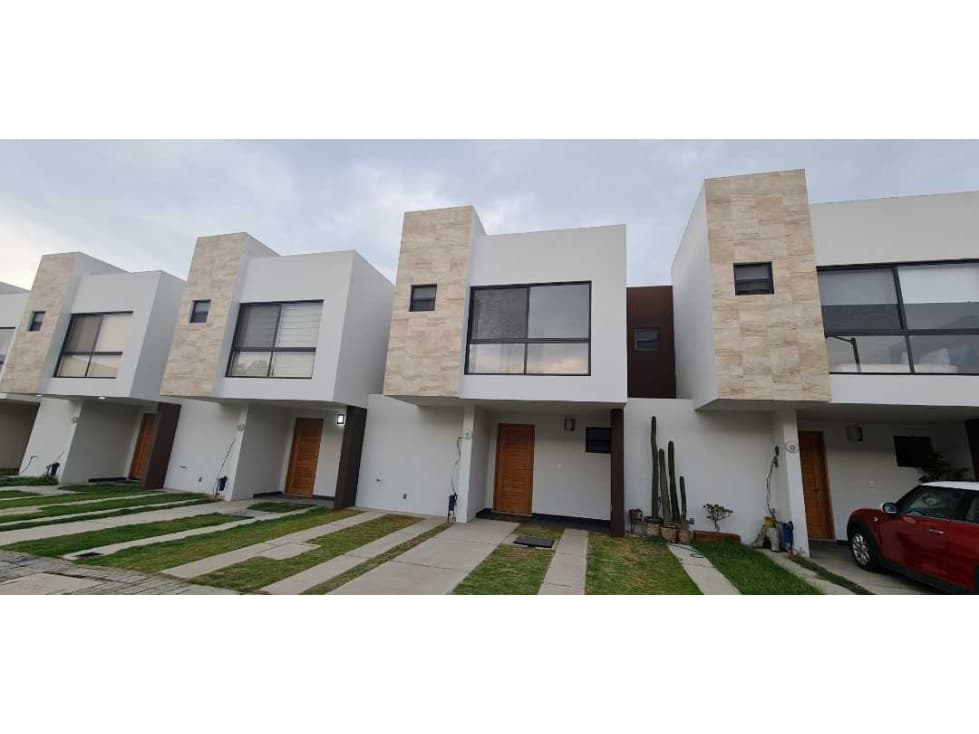 CASA EN RENTA TRES RECAMARA LOMAS DE ANGELOPOLIS LA RAYANA 2 - 1
