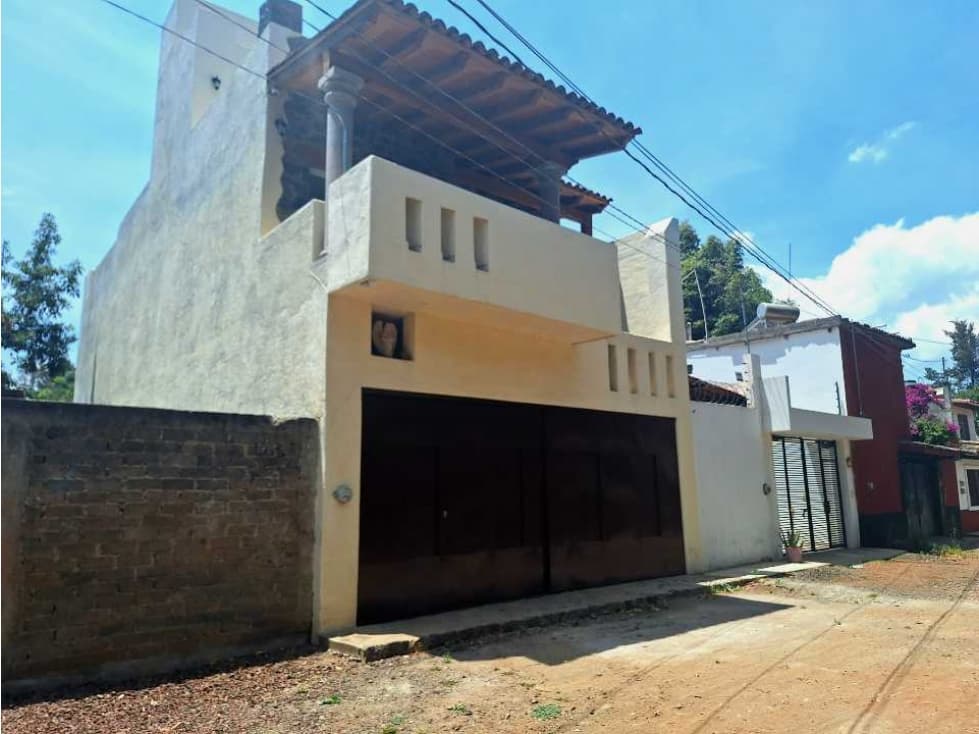Casa en venta cercana al lago pátzcuaro - 1