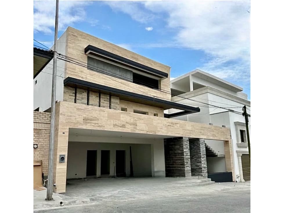 Casa en venta en Colonial de la Sierra en SPGG - 1