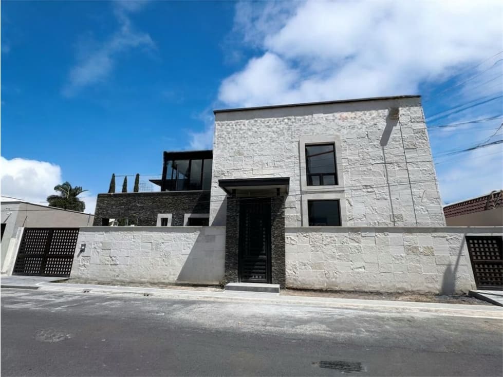Casa en venta en Fátima acabados de lujo en San Pedro Garza García - 1