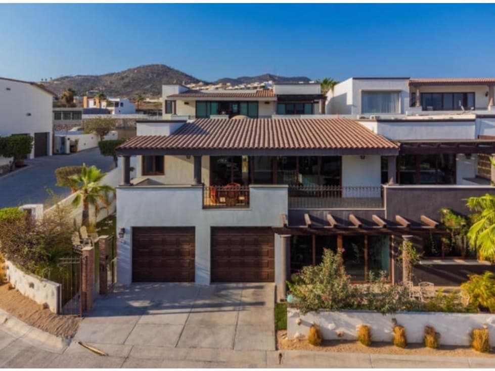 Casa en venta, ubicada en el Tezal, Residencial Ciruelos - 1