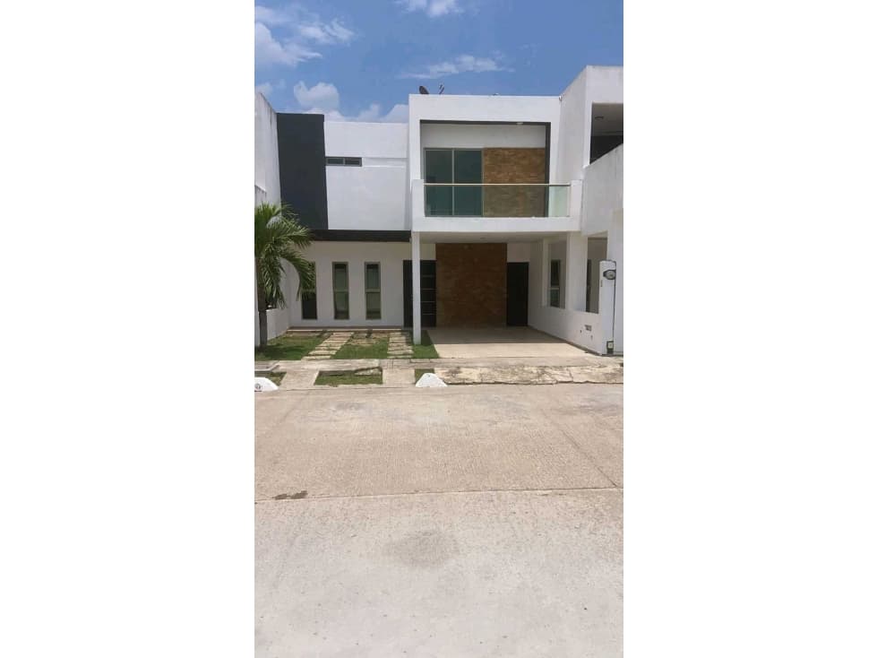 Casa Nueva en Venta Disponible 3 Recamaras 3.5 Baños Saloya 2da. Secc. - 1
