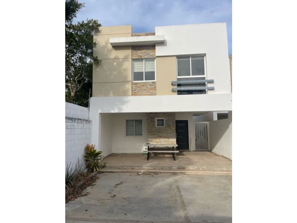 Hermosa casa en Almar Residencial - 1