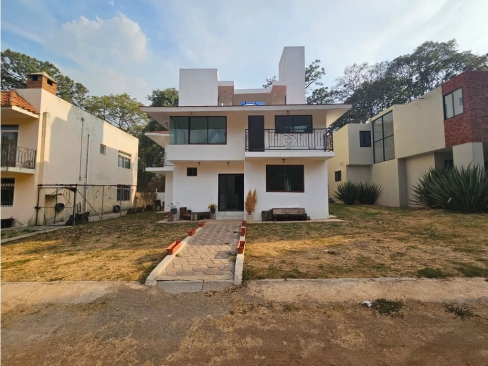 Hermosa casa en venta en zona céntrica de mazamitla - 1
