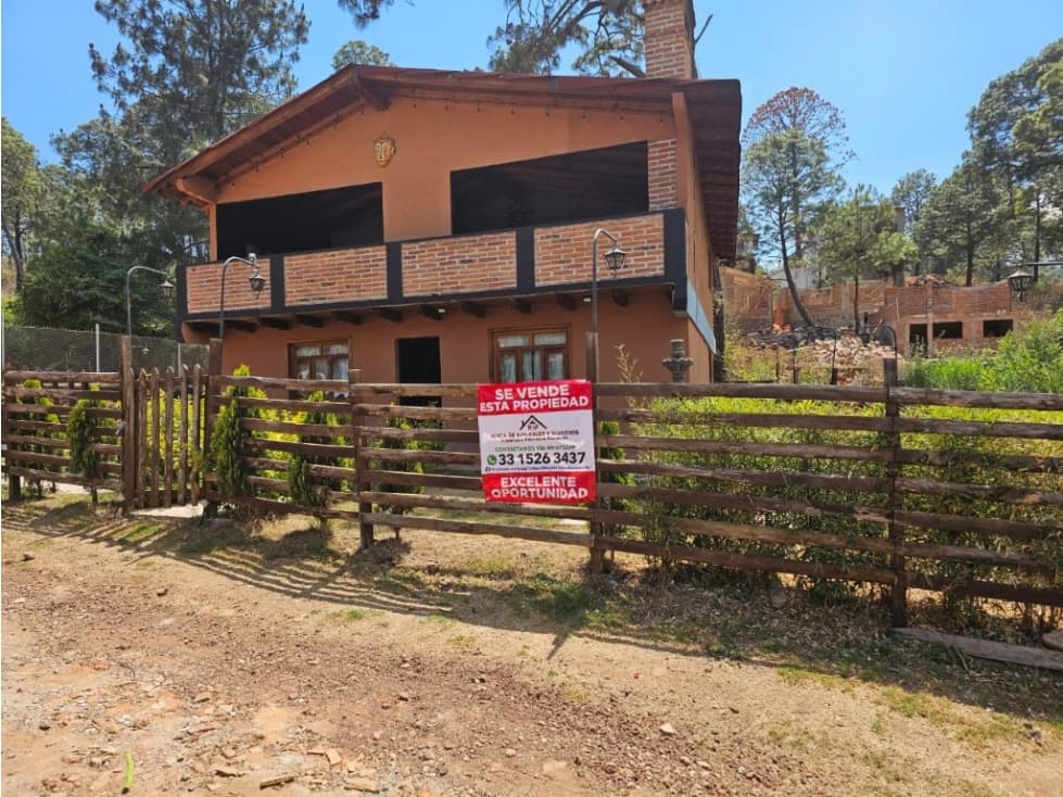 Hermoso conjunto de 2 cabañas en venta en zona céntrica de Mazami - 1