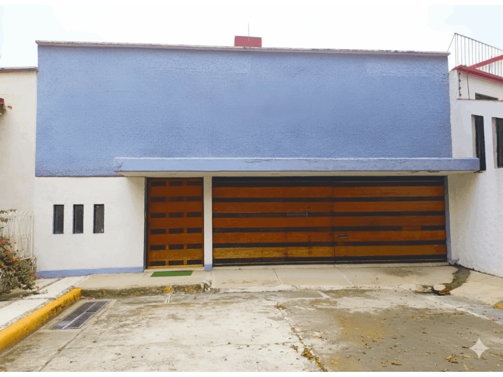 Oportunidad en Ciudad Satélite: Casa amplia para remodelar - 1