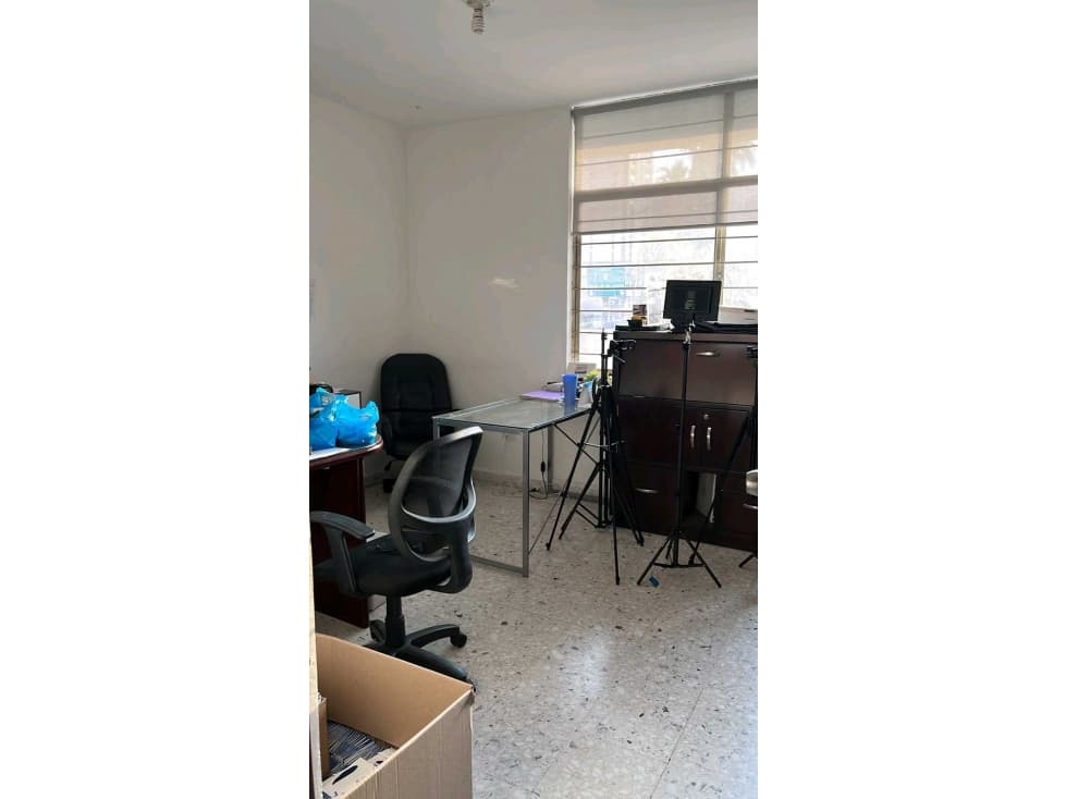 PROPIEDAD COMERCIAL EN RENTA, ZONA MITRAS CENTRO SOBRE LEONES - 1