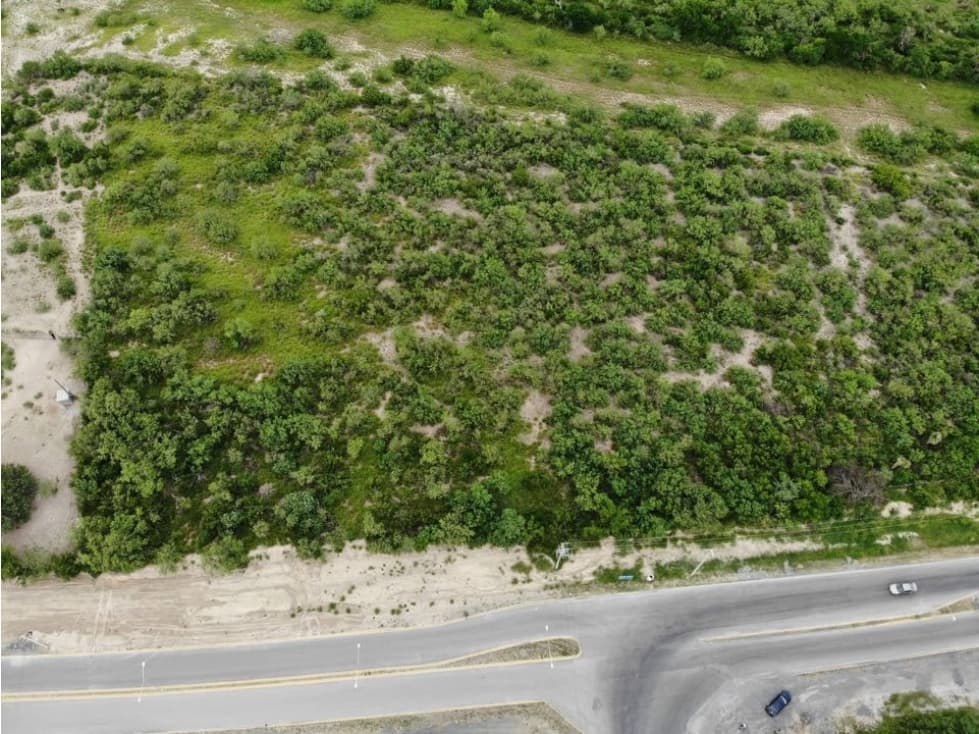 TERRENO EN VENTA SOBRE CARRETERA EN ZUAZUA - 1