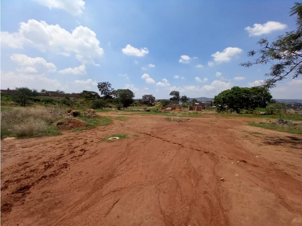 Terrenos en Tlaquepaque junto a parques de la victoria 6x20.5 - 1