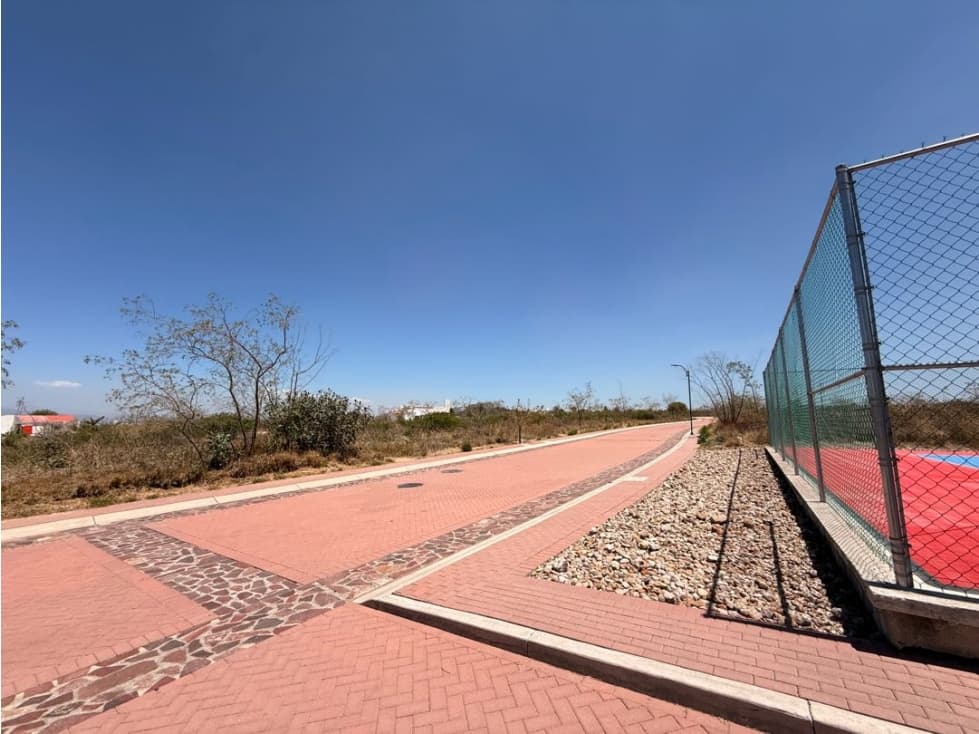 VENTA DE TERRENO CIUDAD MADERAS SUR II - 1