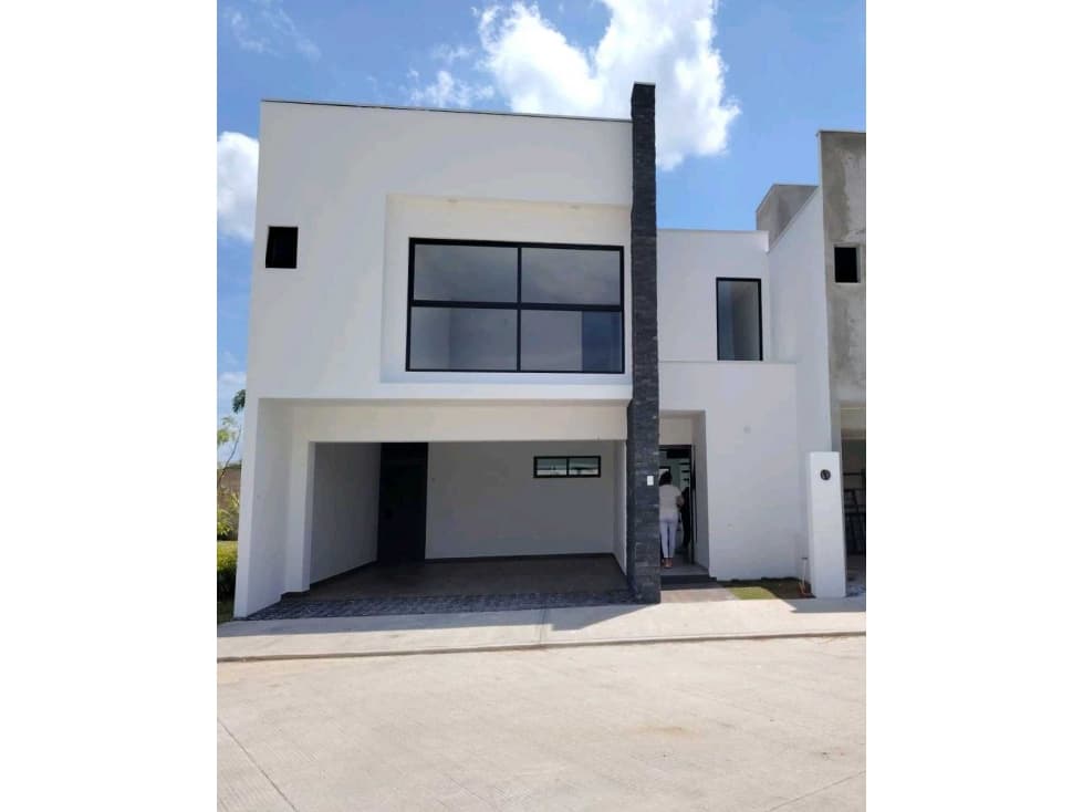Venta "MODELO JASPE" en Privada 3 Recamaras 3.5 Baños Zona Country - 1