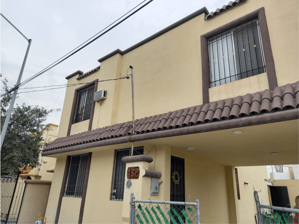 CASA EN VENTA EN JARDINES DE STA CATARINA,N.L. - 1