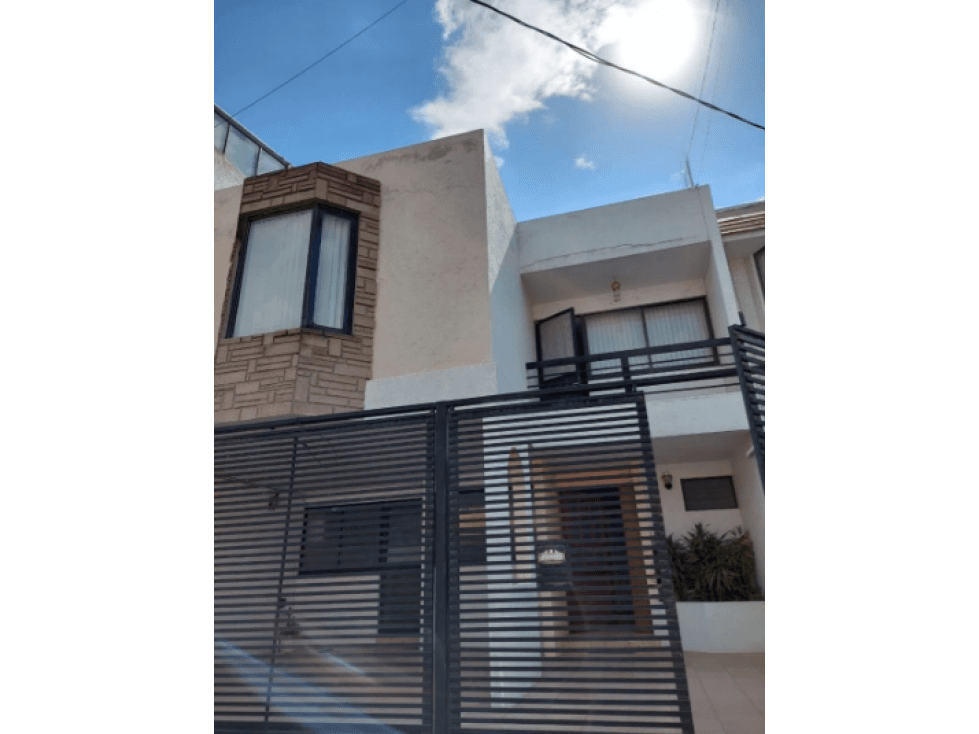 Se renta Casa en calle Cairo, Jardines de Bellavista, Satélite. - 1