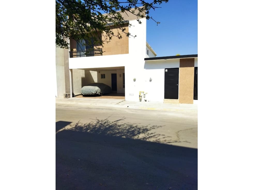 Casa en Venta Cumbres San Patricio Terreno excedente - 1