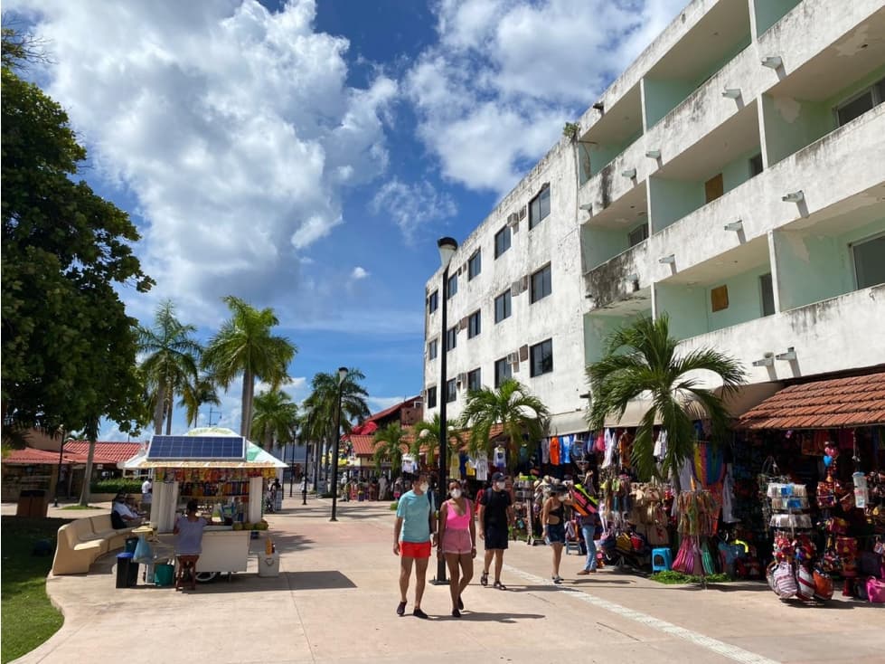 Remate Edificio  en corazon de  Cozumel - 1