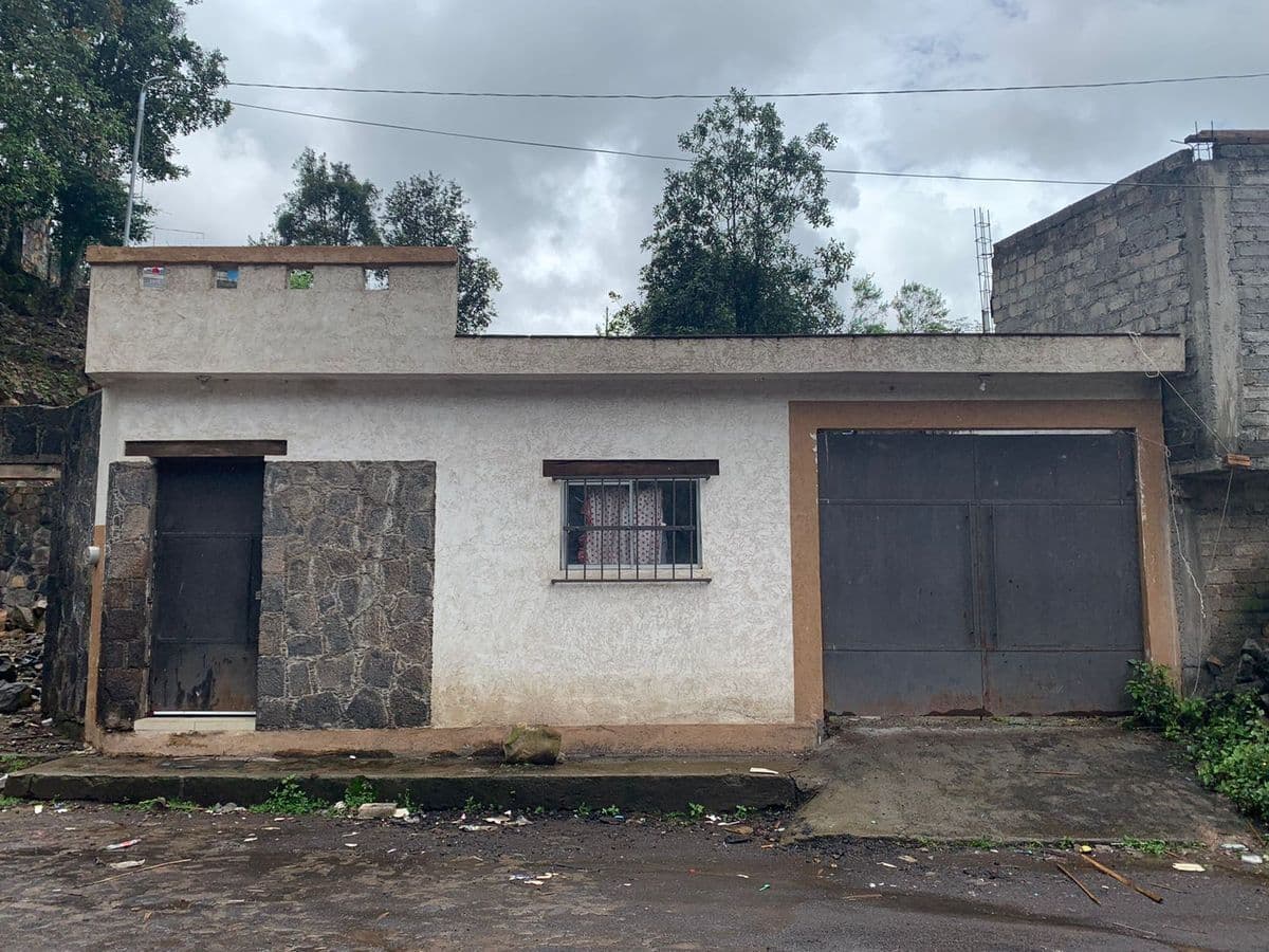 Se Vende Casa Con Muebles y Jardín en Pátzcuaro - 1