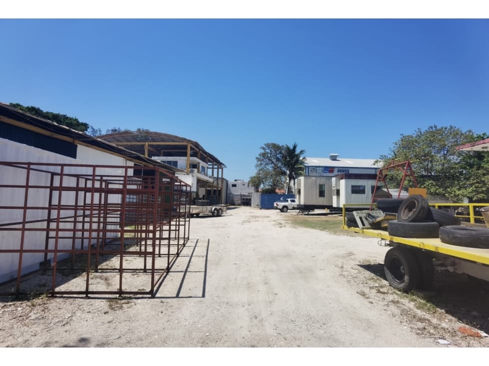RENTA BODEGA INDUSTRIAL CON OFICINAS EN COL PALLAS CIUDAD DEL CARMEN - 1
